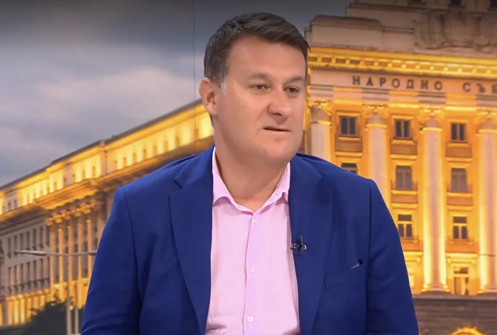 Доц. Милен Любенов: Партийната подкрепа остава решаваща за президентския вот