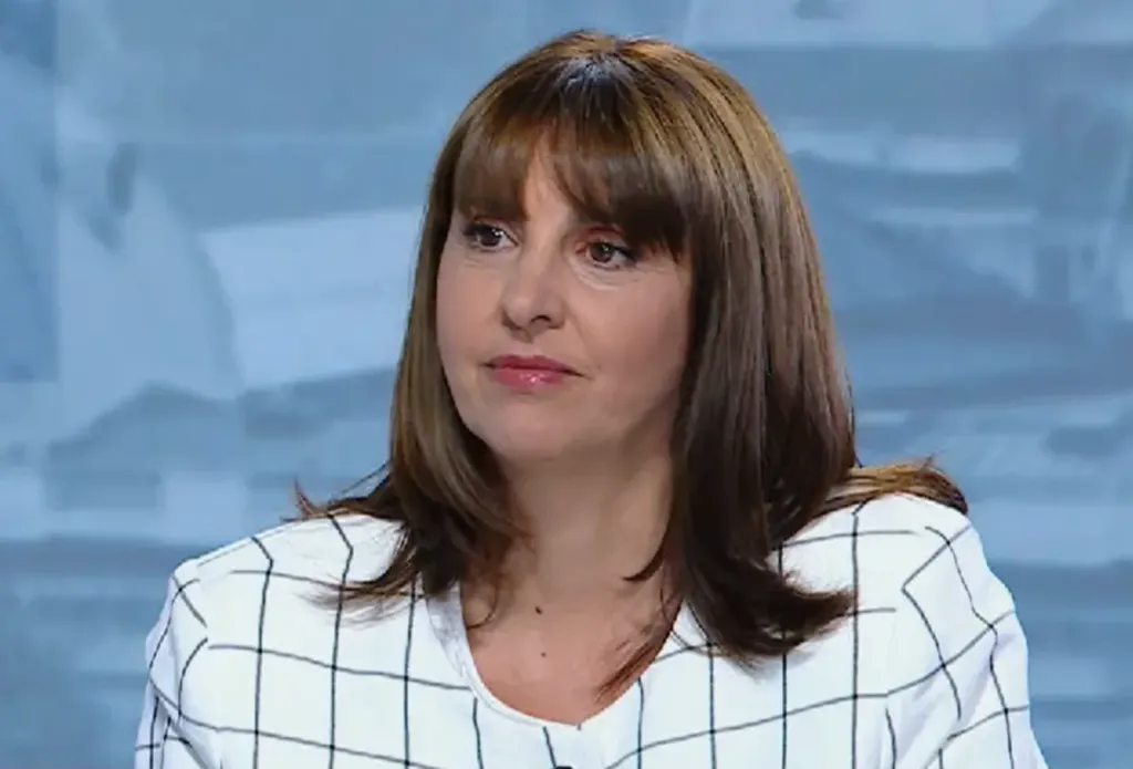 Ефремова обяви размера на коледните добавки и на кого ще бъдат изплащани те