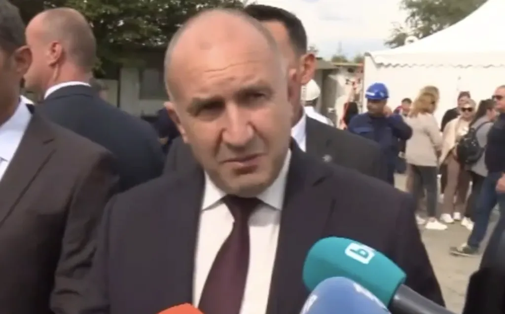Радев: Не е ясно дали дроновете, атакували кораби в Черно море, са руски