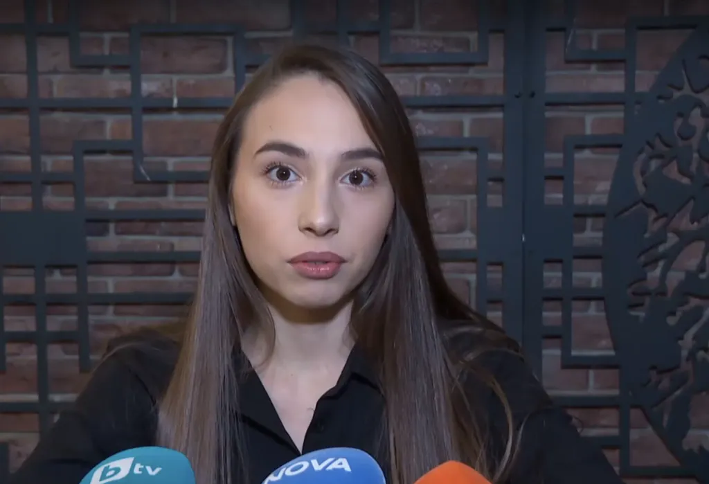 Ива Михайлова пристигна в България за лечение