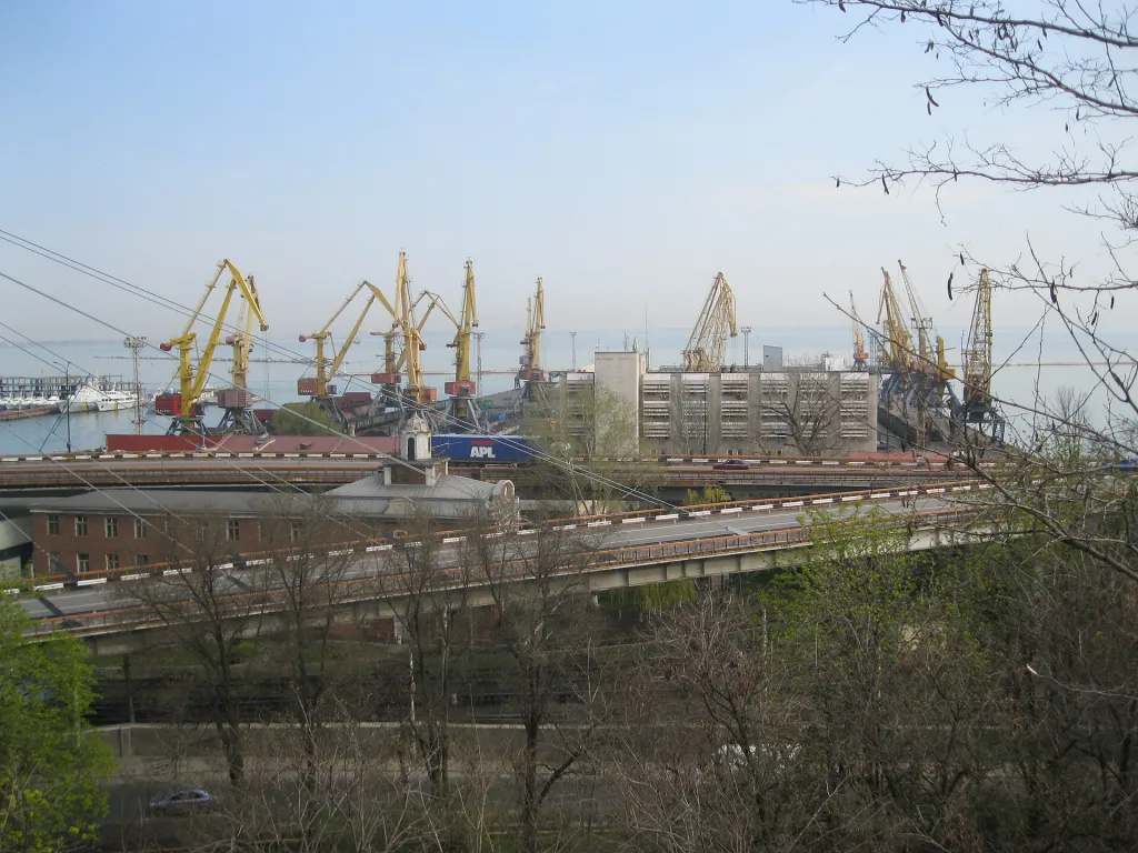 Руското министерство съобщи за поразен кораб към Одеса