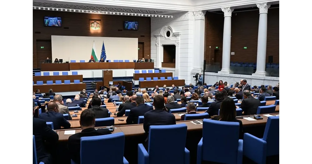 Радев: Предстои грижлив ремонт на паметника Шипка