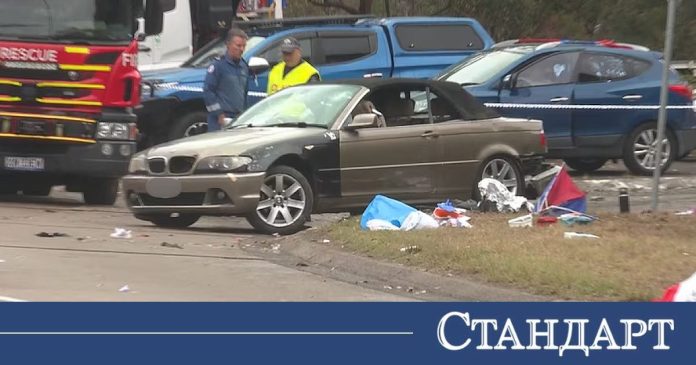 Автомобил се вряза в минувачи в Нюкасъл, има ранени