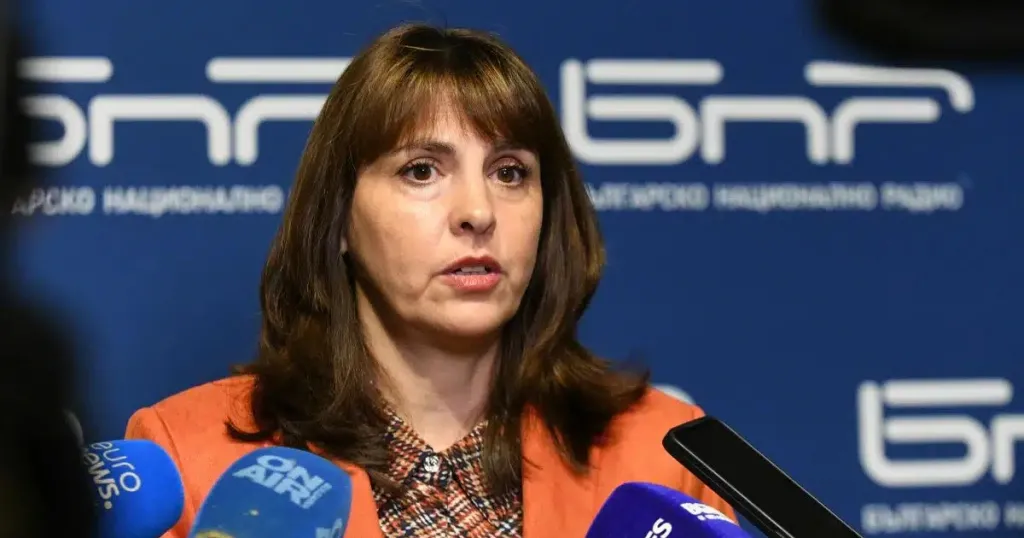 Ефремова очаква дефицит около 3,5% през 2027 г.
