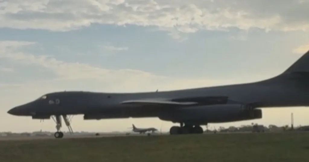 САЩ върнаха самолетите B-1 от базата „Феърфорд“