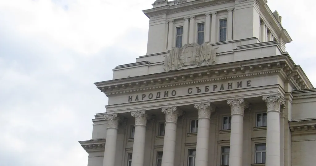 Йотова–Вълчев с 47,8% подкрепа, Гюров–Кандев са втори
