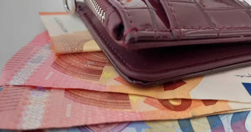 Помощта за отопление е определена на 321,95 евро