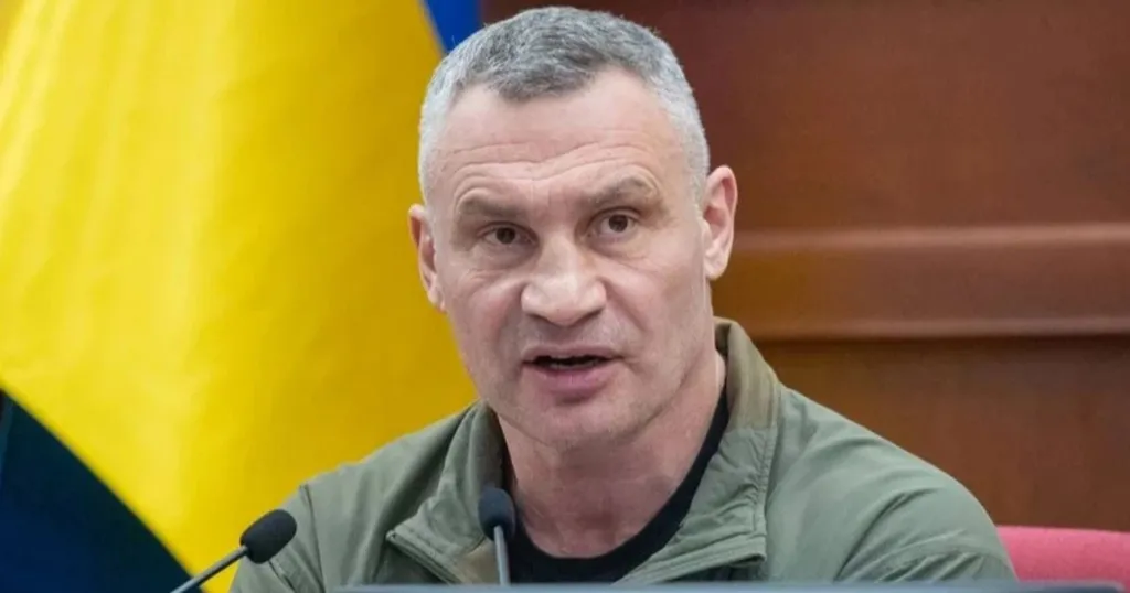 Кличко препоръча временно преместване за част от киевляните