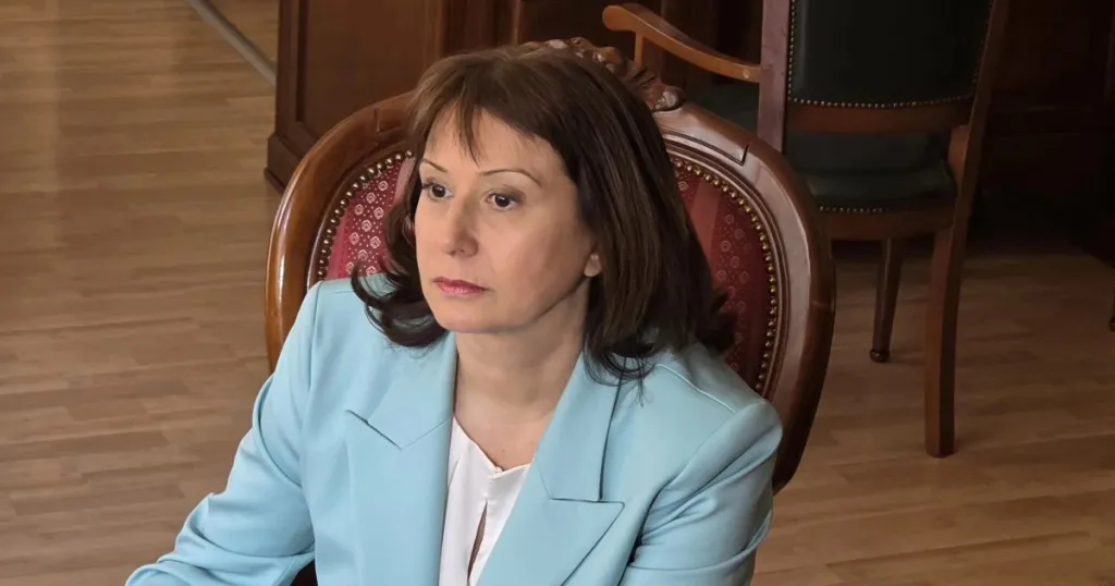 Делчева иска по-лесен достъп до сумите за „бели петна“