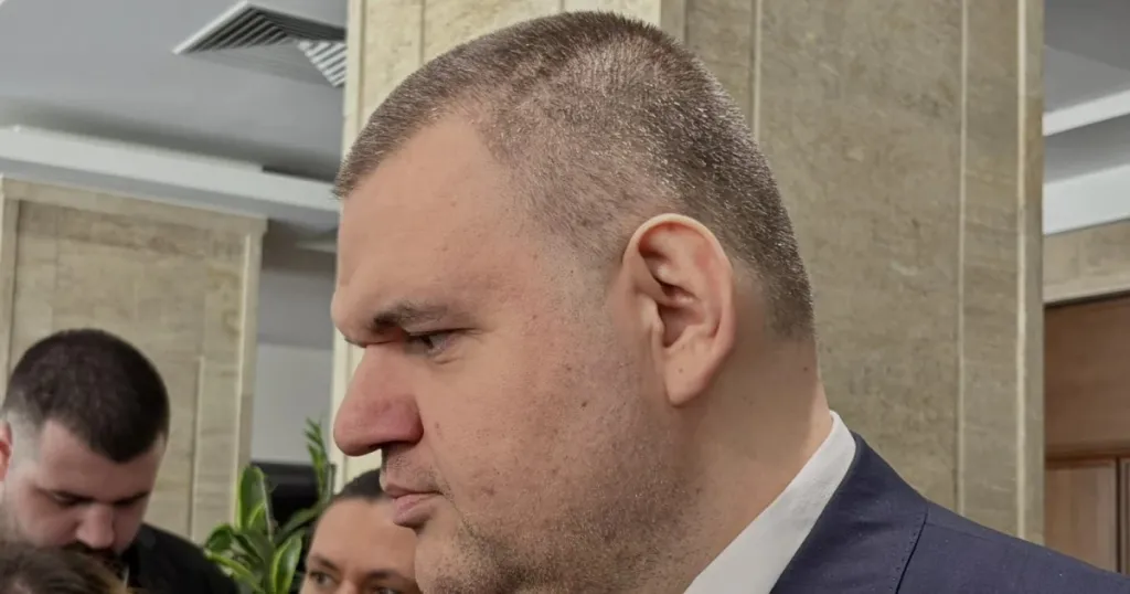 Пеевски твърди, че за „Хемус“ се готвят анекси на тройни цени