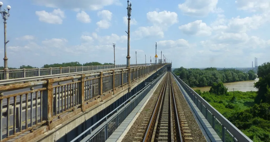 Таксата за колите остава на Дунав мост от българската страна