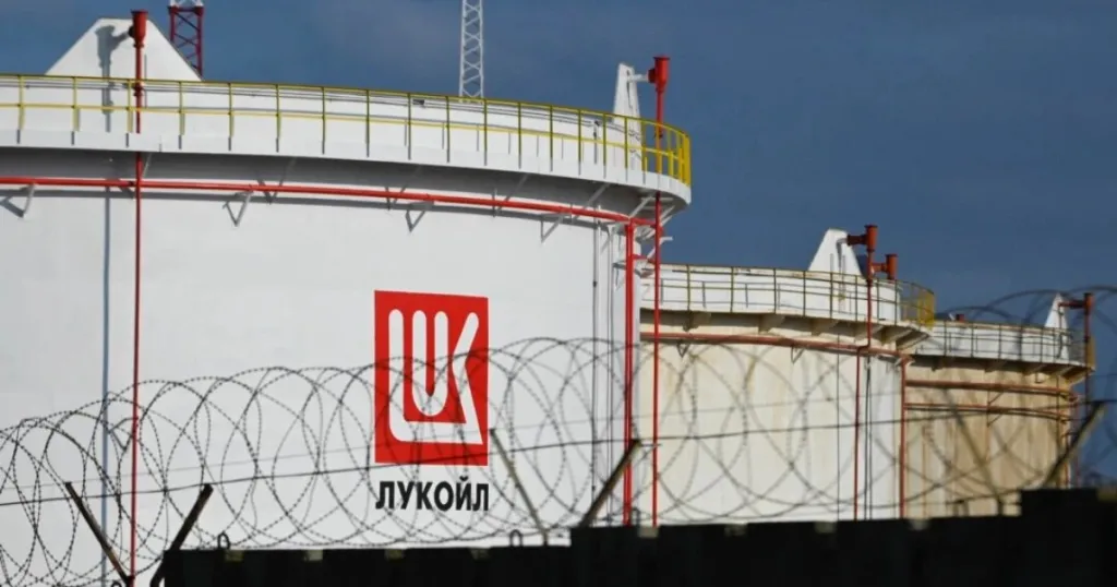САЩ удължиха лиценза за преговори за активите на „Лукойл“