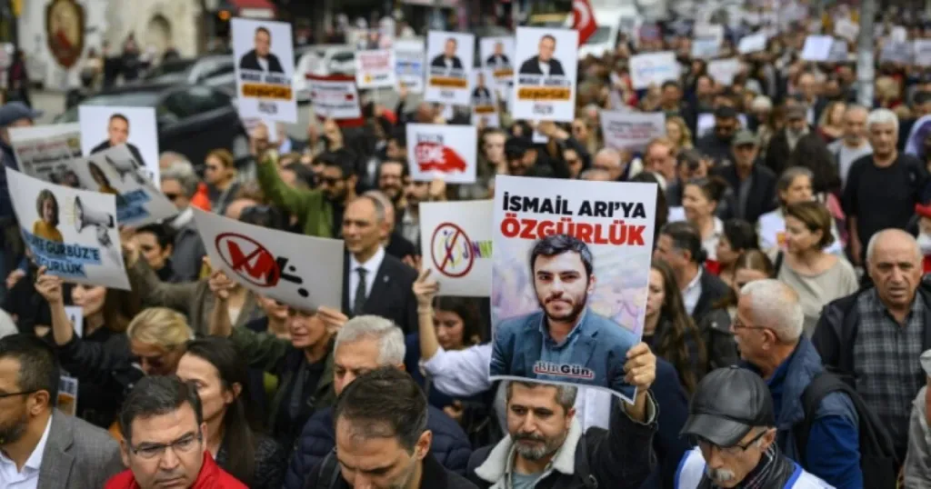 Хиляди протестираха в Турция за свободата на медиите