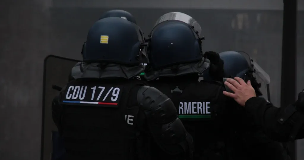 Протести във Франция: над 1300 задържани след сблъсъци
