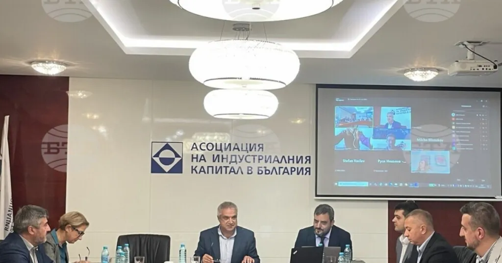 АИКБ обсъди внедряването на ИИ и индустриалната политика