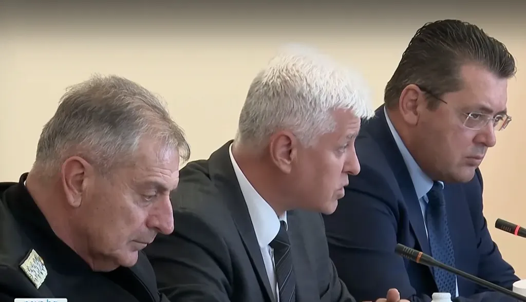 Стоянов изпраща хеликоптери и подготвя Су-25 за издирване в Черно море