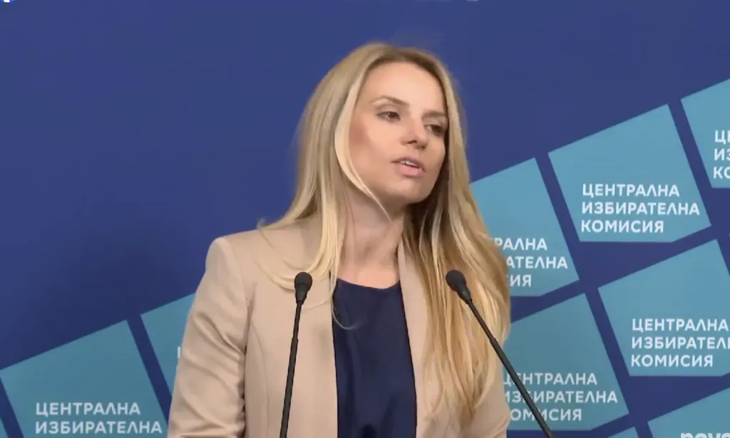 ЦИК отчете 2000 ремонтирани машини и близо 40 000 заявления от чужбина