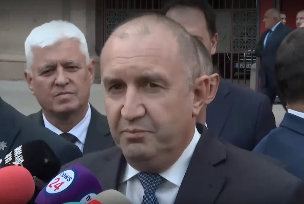 Радев: Няма пряка заплаха за България, но рискове има
