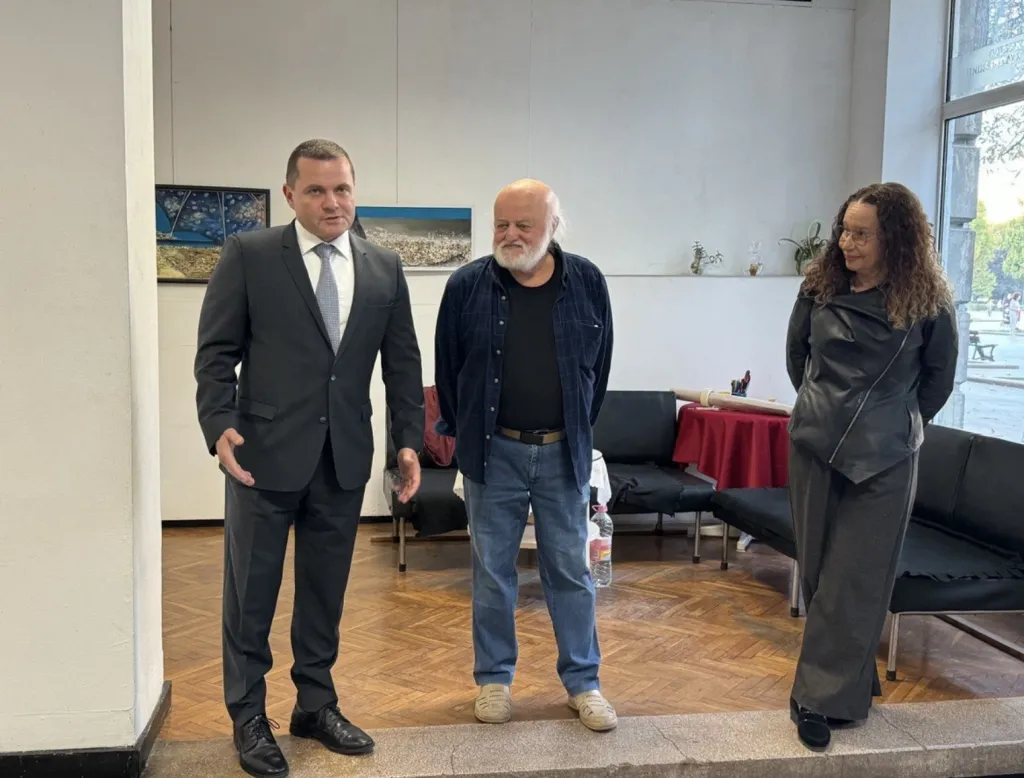 Хрисанд Хрисандов представя близо 50 творби в юбилейна изложба