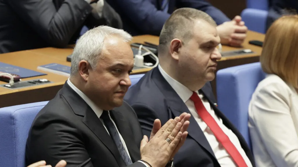 Пеевски сезира прокуратурата за твърденията на Демерджиев