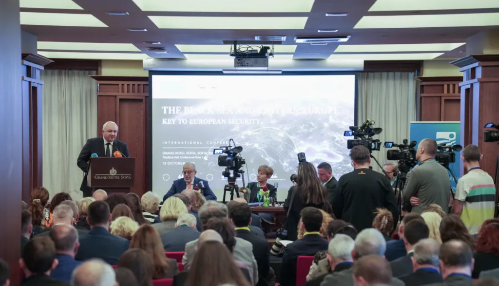Демерджиев очерта четири риска за сигурността в Черноморския регион