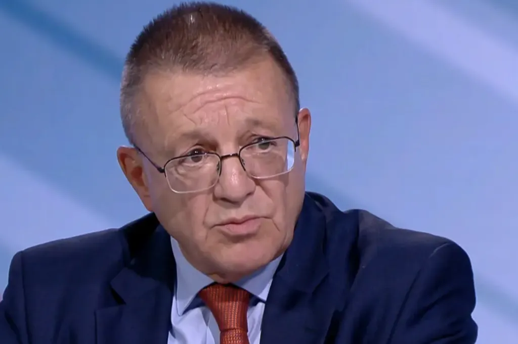 Бойко Ноев: Властта мълчи за руските дронове край България