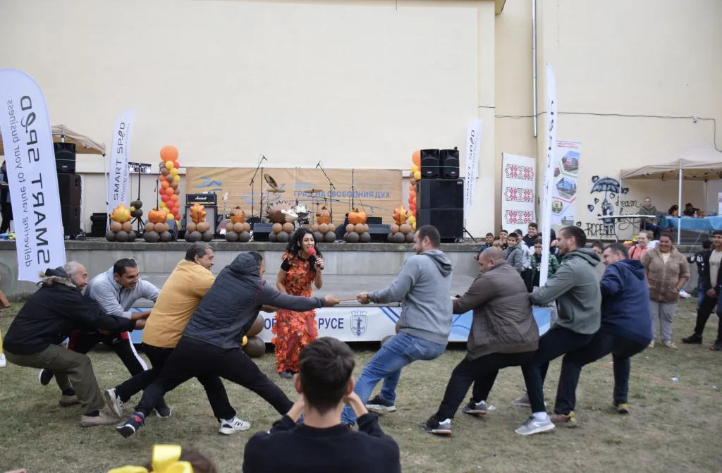 Жителите на Средна кула отпразнуваха с музика и кулинарни конкурси