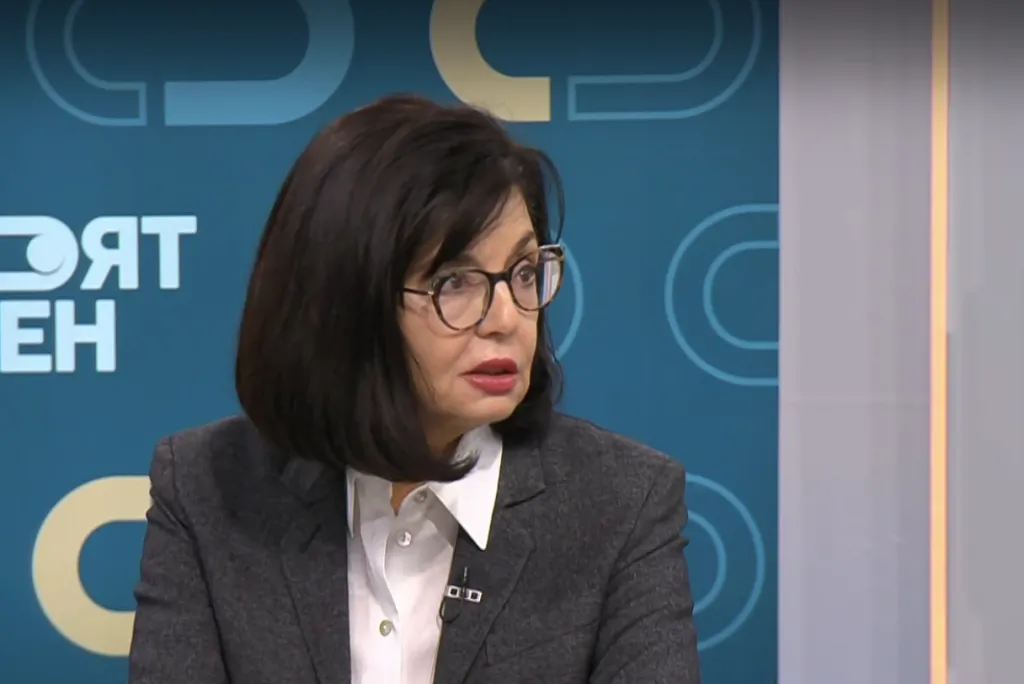 Меглена Кунева очаква протестното напрежение във Франция да спадне