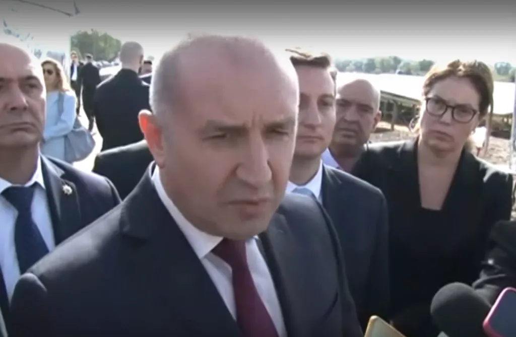 Радев: Корабният трафик в Черно море остава непроменен