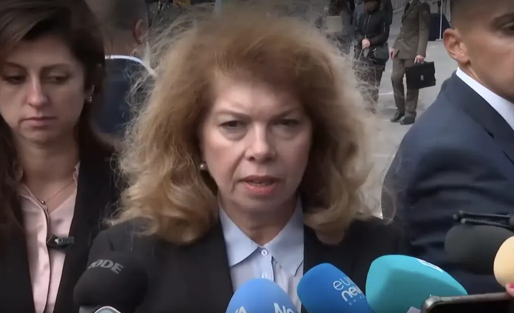 Йотова ще поиска оставката на Емил Тонев