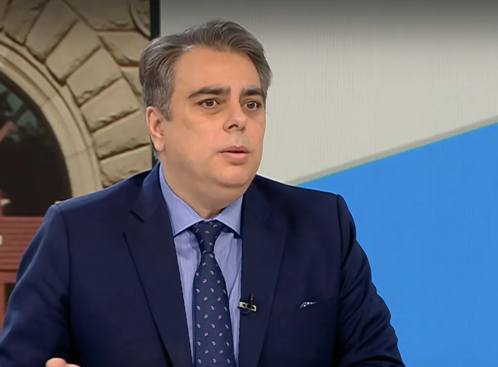 Асен Василев критикува бюджета и мерките срещу поскъпването