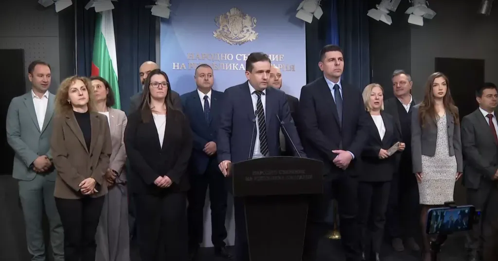 „Демократична България“ внесе декларация за войските в Украйна
